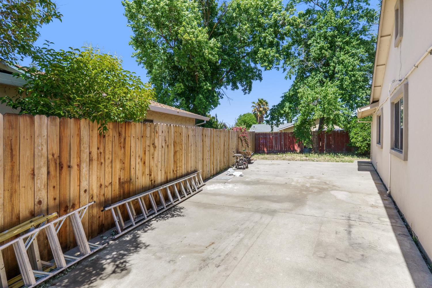 8467 Country Greens Court