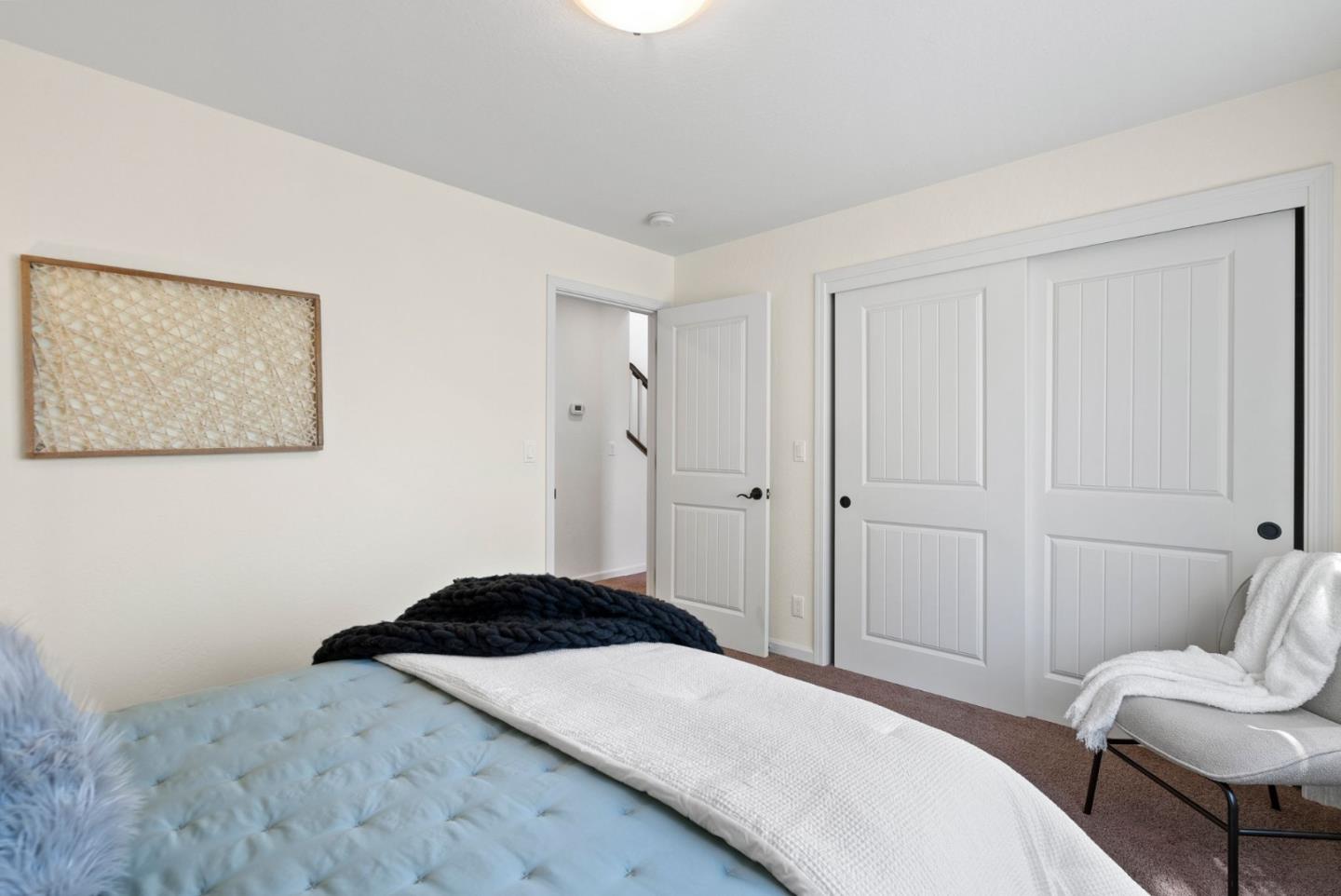 511 Live Oak LN