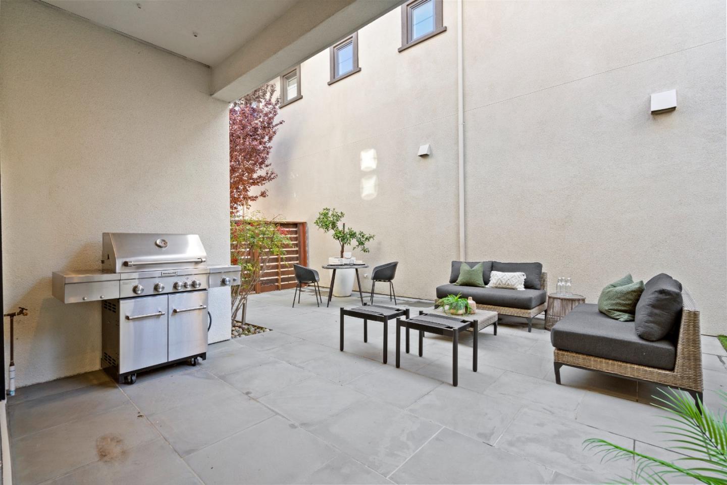 3112 Contreras DR