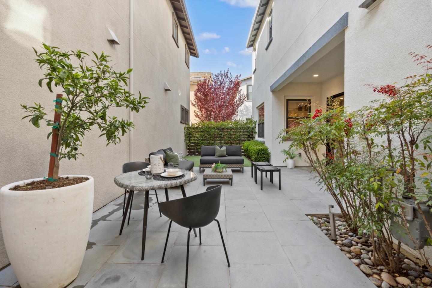 3112 Contreras DR