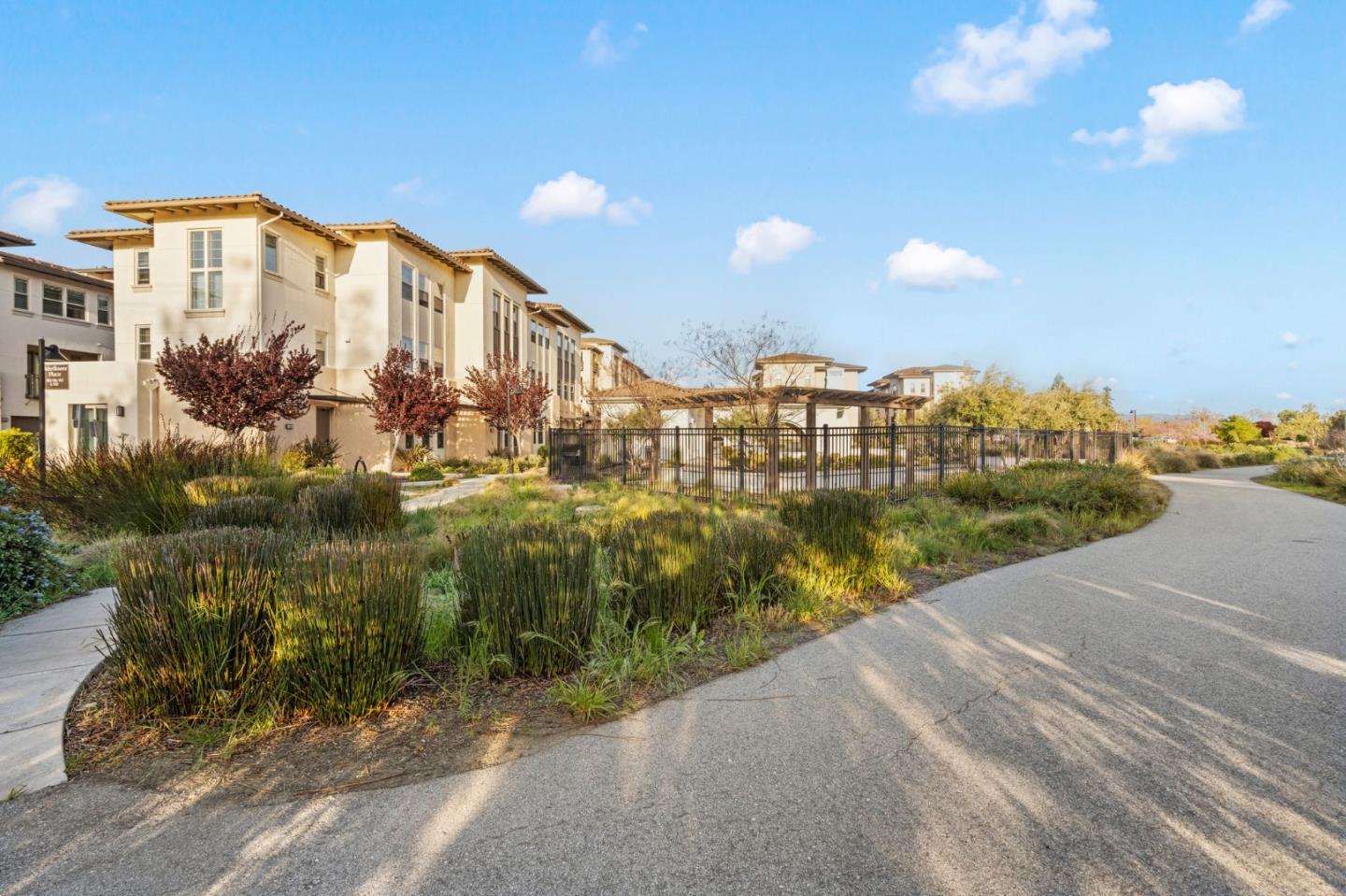 1068 Bigleaf PL 401