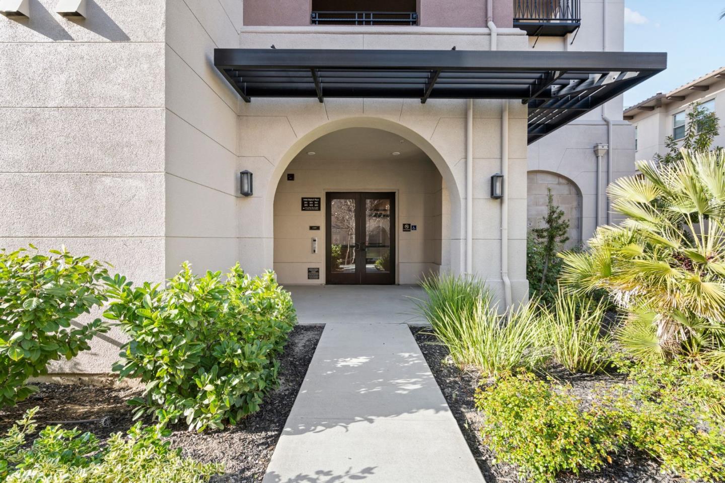1068 Bigleaf PL 401