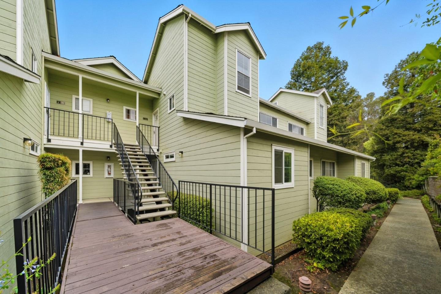 735 Buchanan Street 220