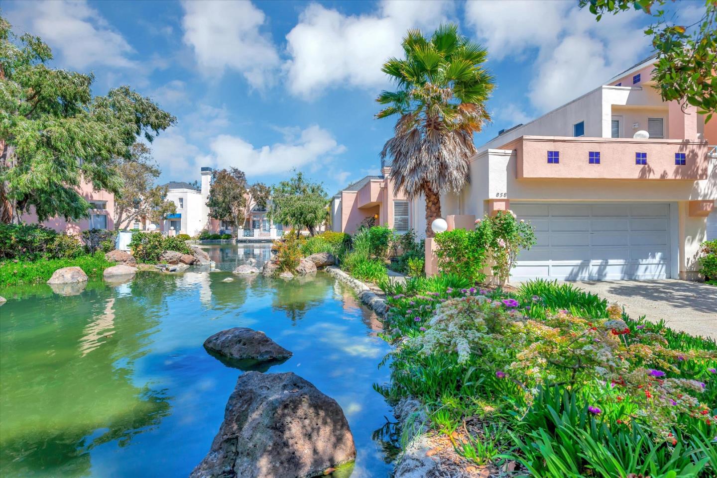 858 Lakeshore Drive