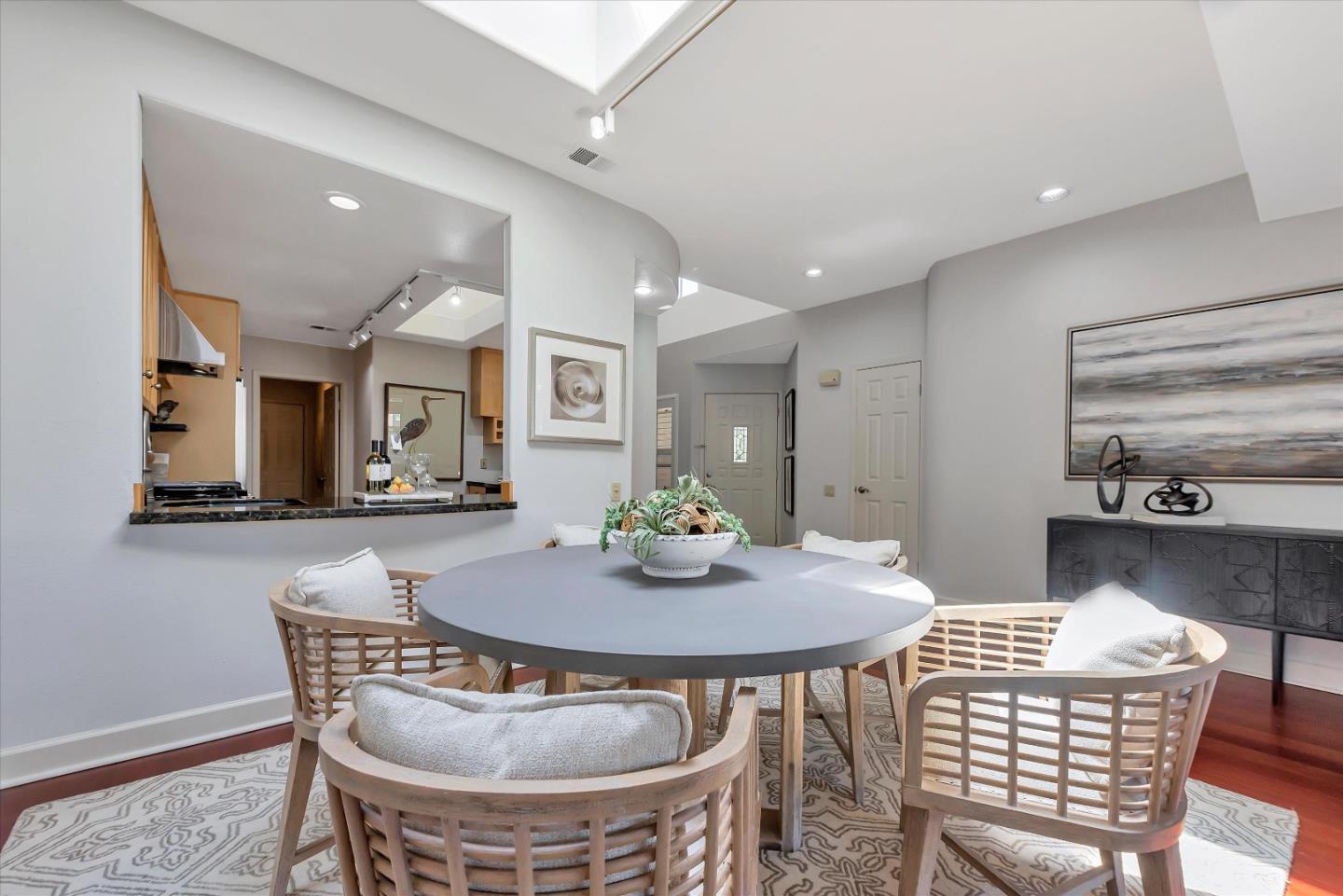 858 Lakeshore Drive