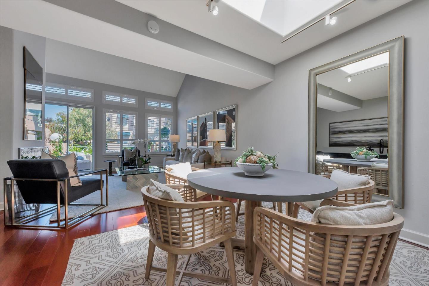 858 Lakeshore Drive