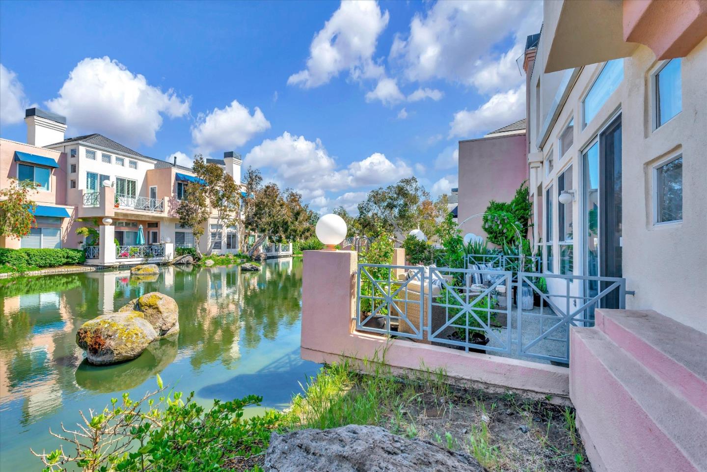 858 Lakeshore Drive