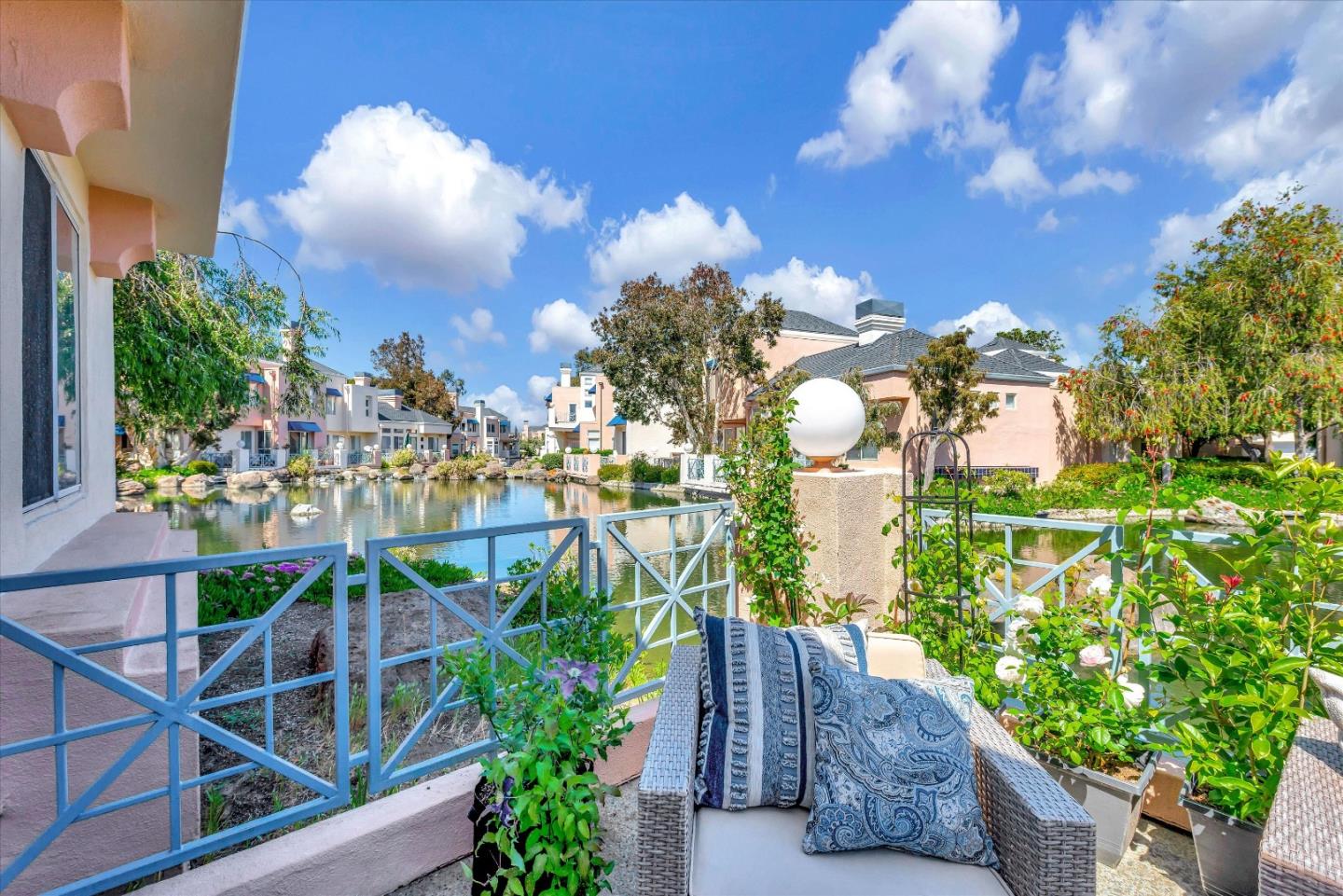 858 Lakeshore Drive