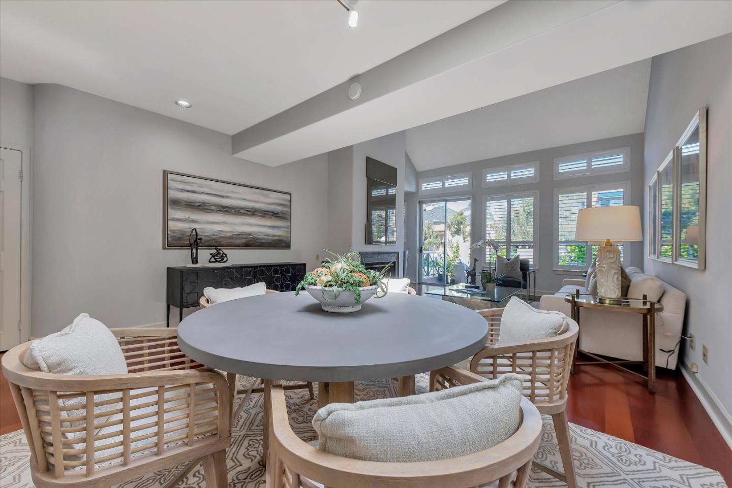 858 Lakeshore Drive