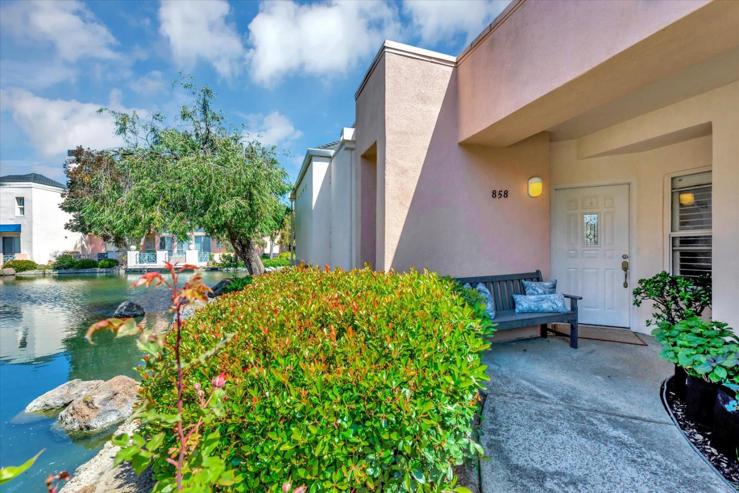 858 Lakeshore Drive