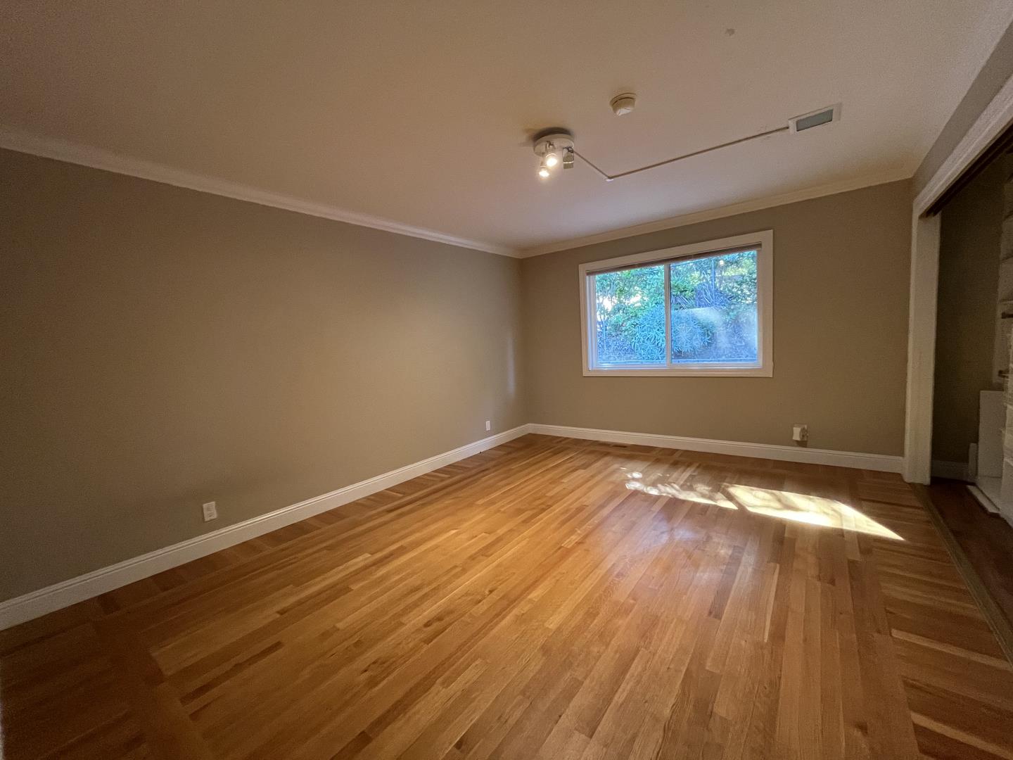 50 W Avondale Road