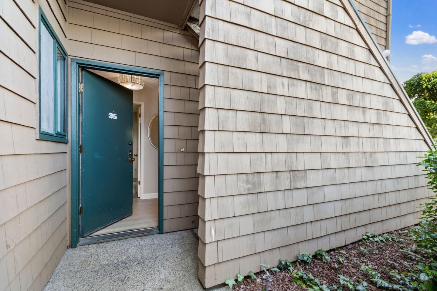 35 Cove Lane