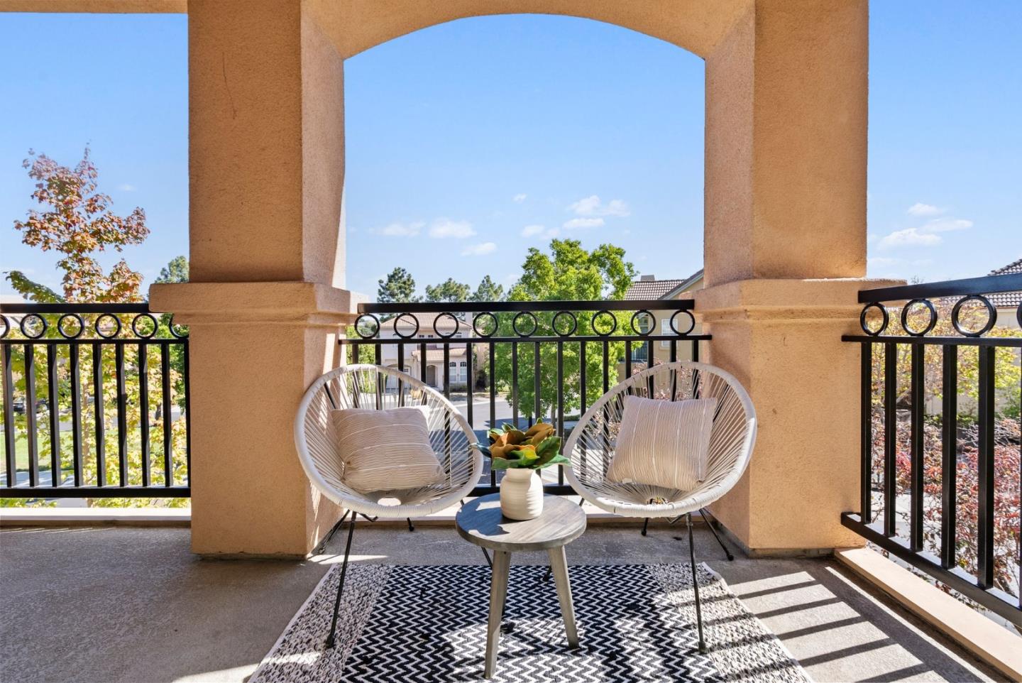 20 Arroyo View Circle
