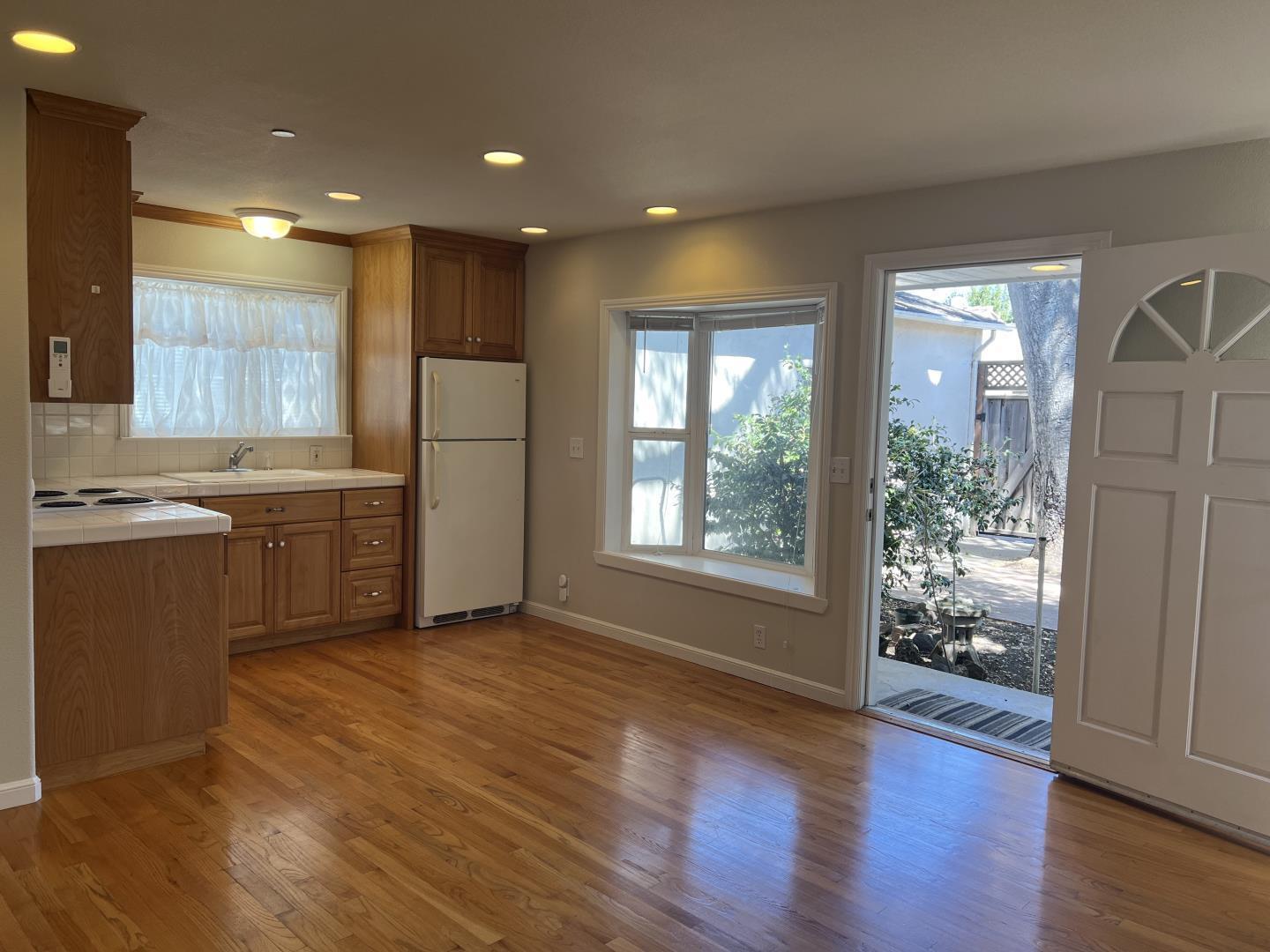 601 S Idaho ST Cottage