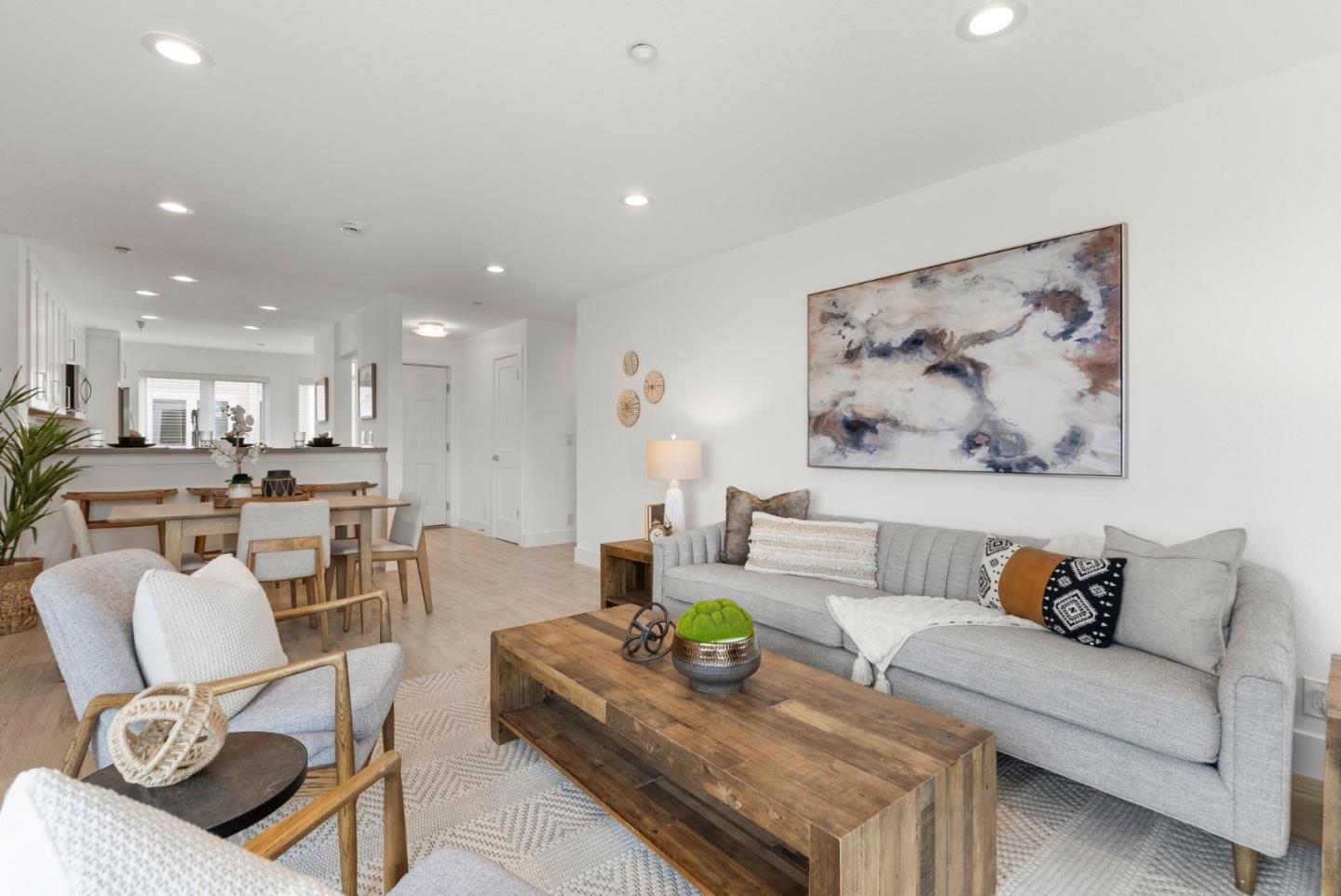 580 Pointe Pacific DR 3