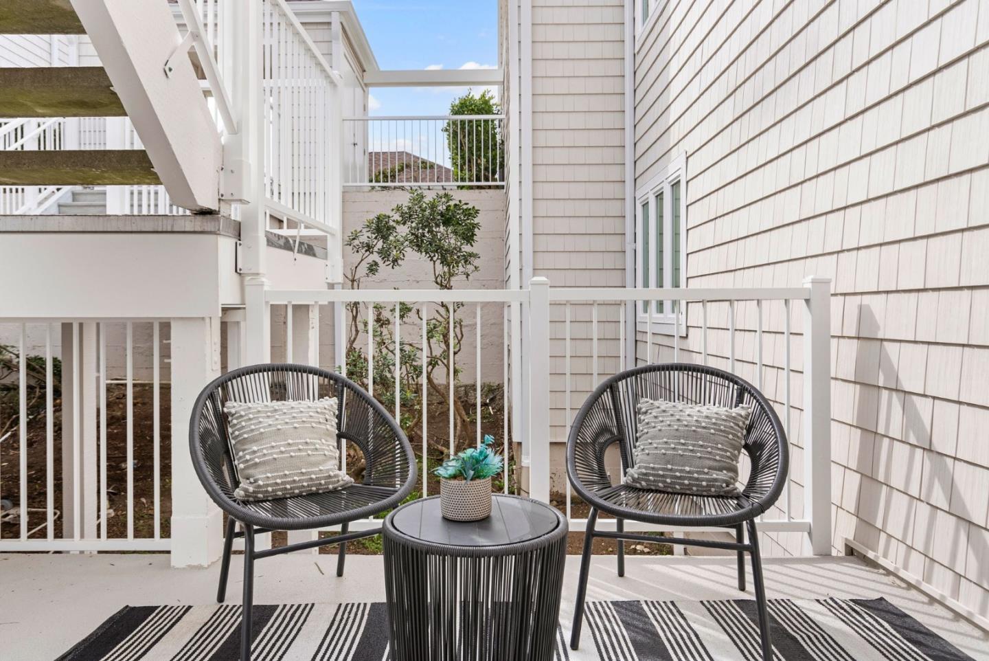 580 Pointe Pacific DR 3