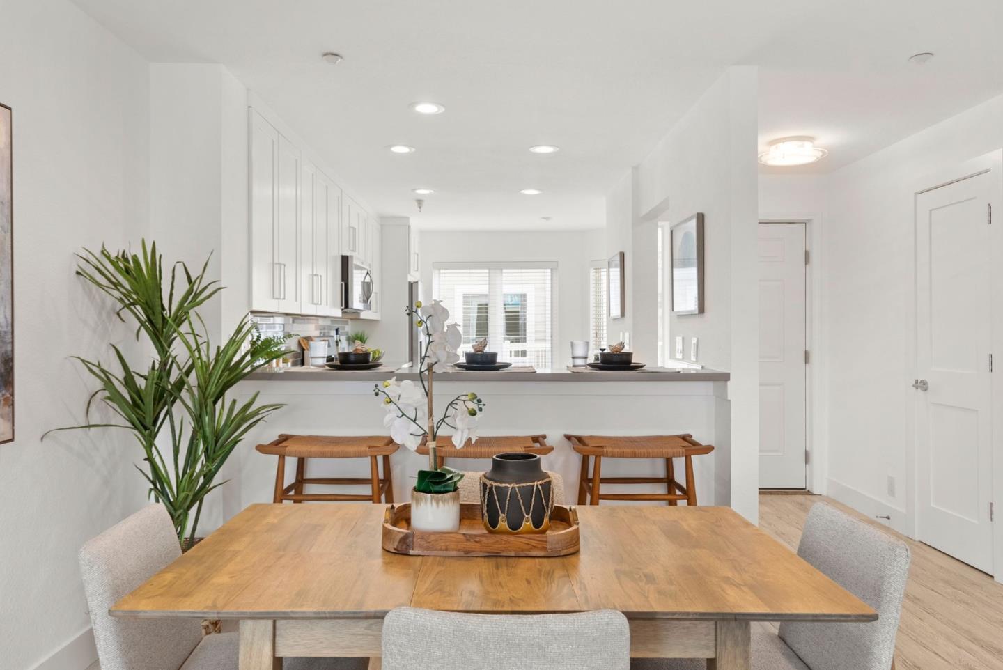 580 Pointe Pacific DR 3