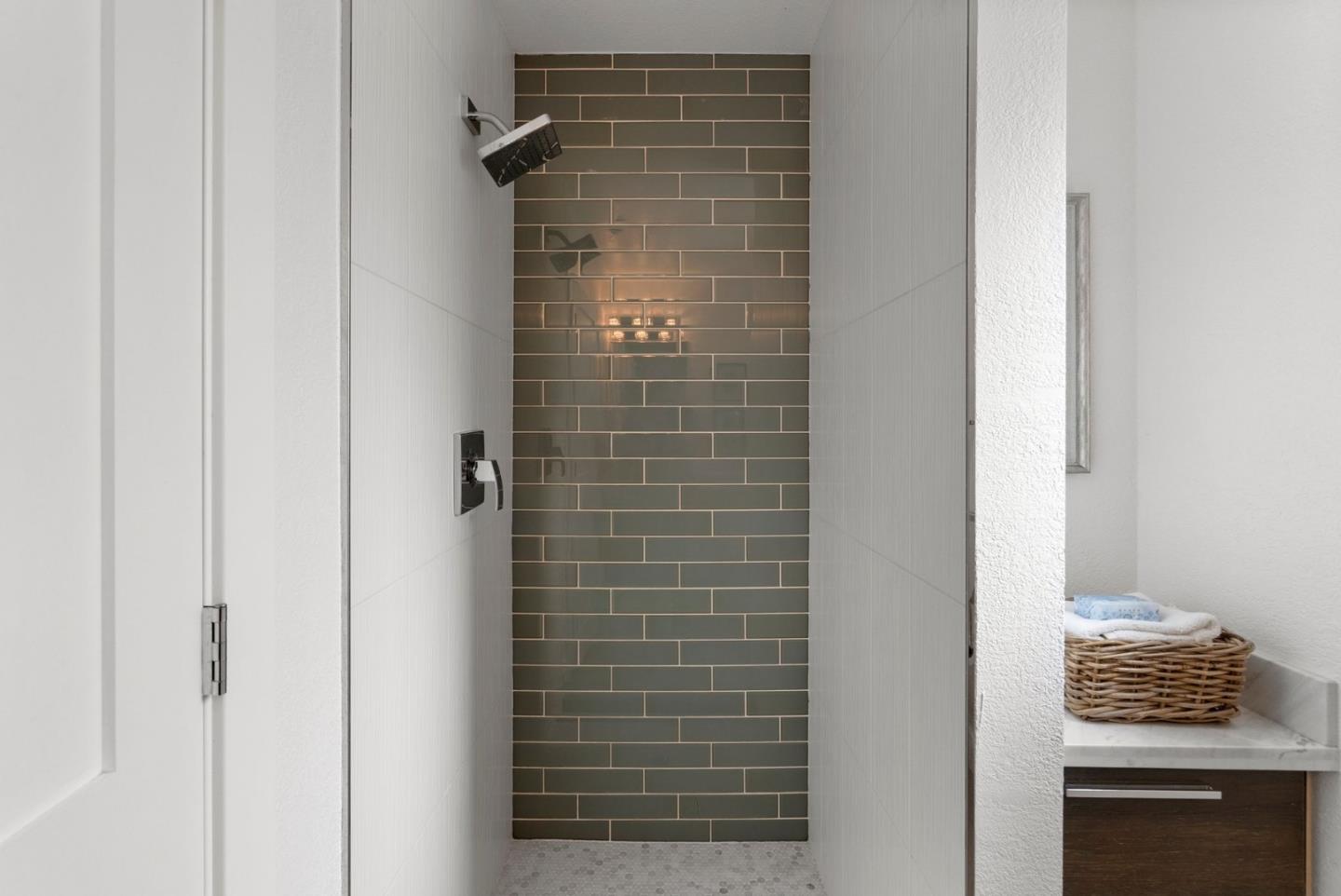 580 Pointe Pacific DR 3