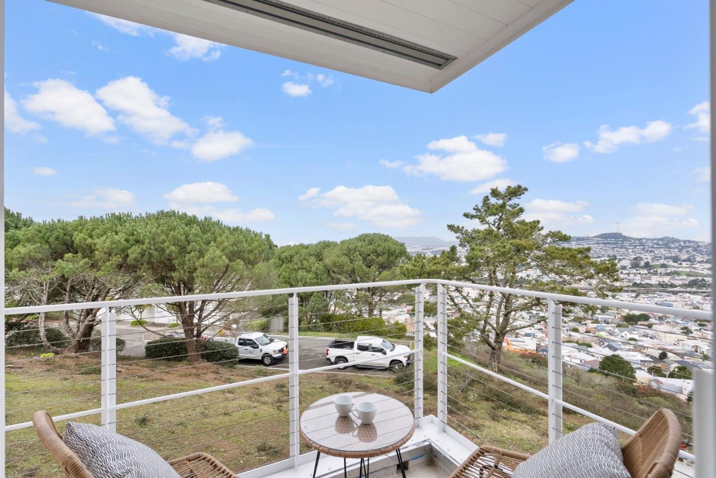 580 Pointe Pacific DR 3