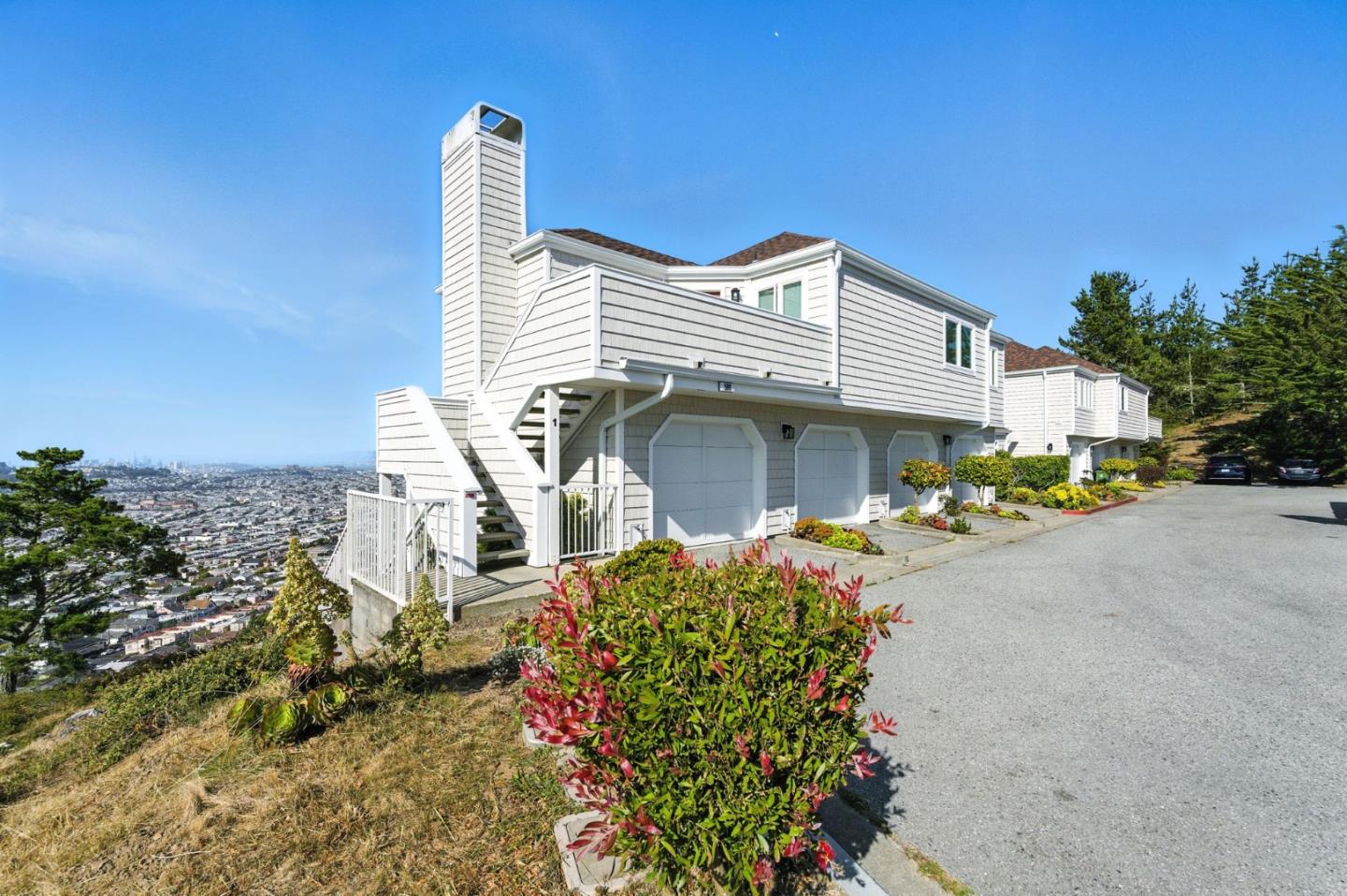 580 Pointe Pacific Drive 6