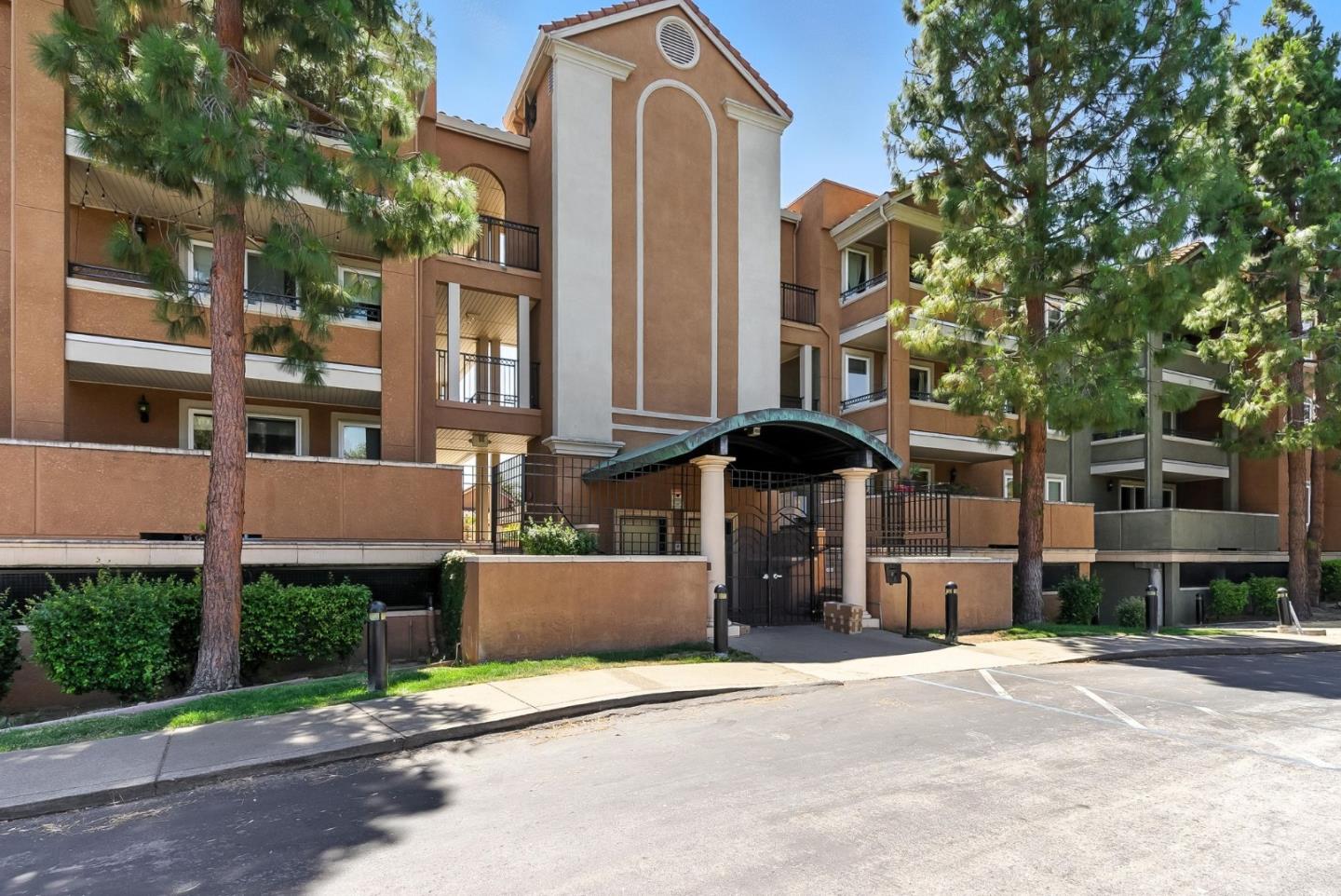 401 South Norfolk Street 315