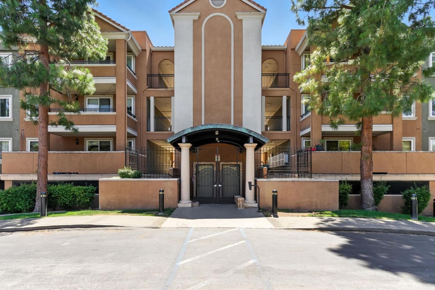 401 South Norfolk Street 315