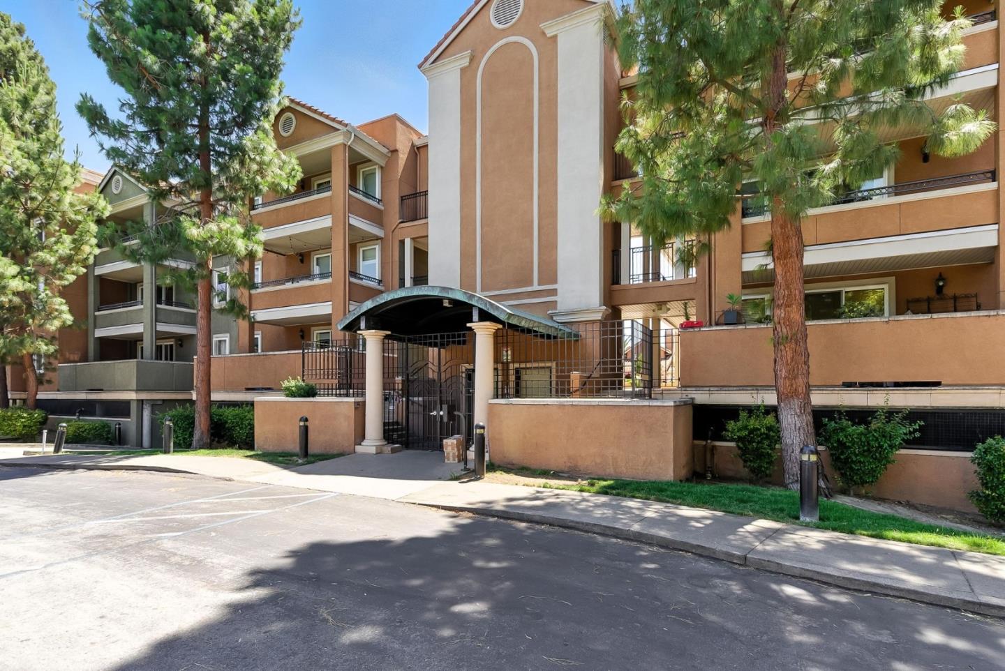 401 South Norfolk Street 315