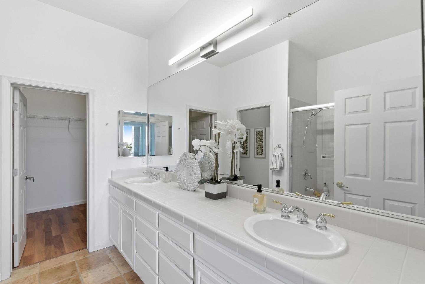 121 Cliff Swallow Court