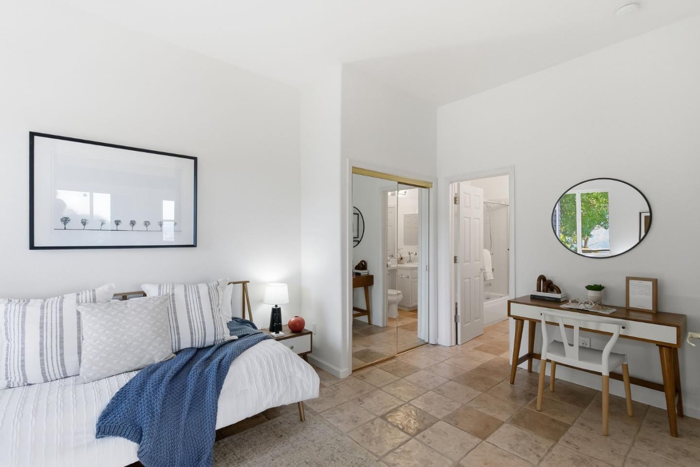 121 Cliff Swallow Court