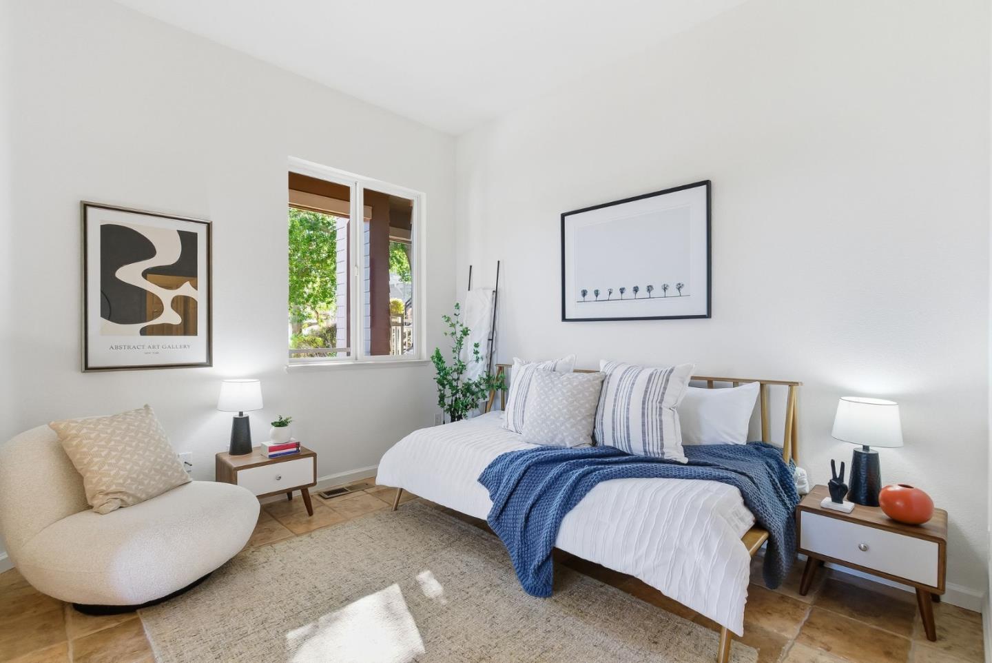 121 Cliff Swallow Court