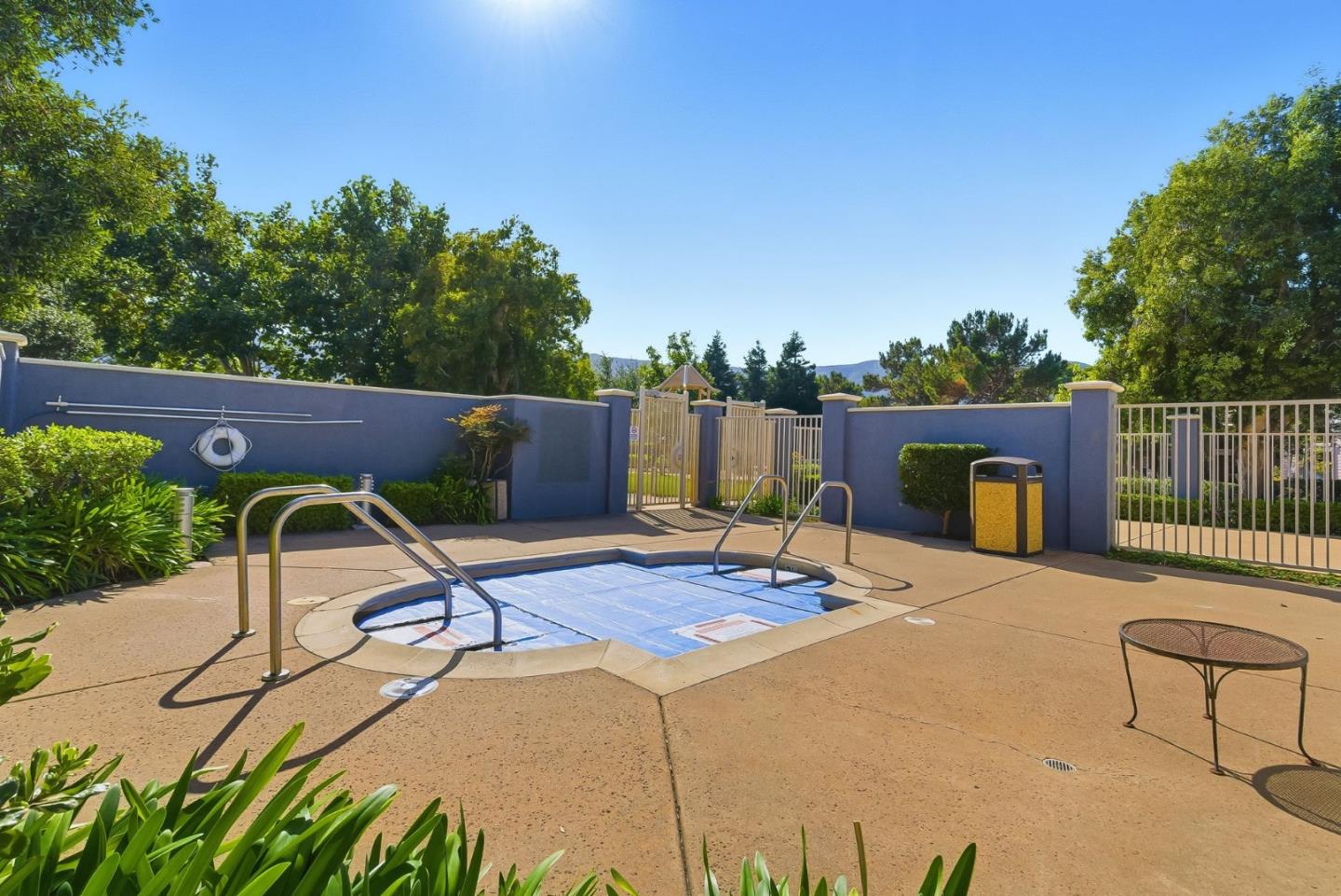 121 Cliff Swallow Court