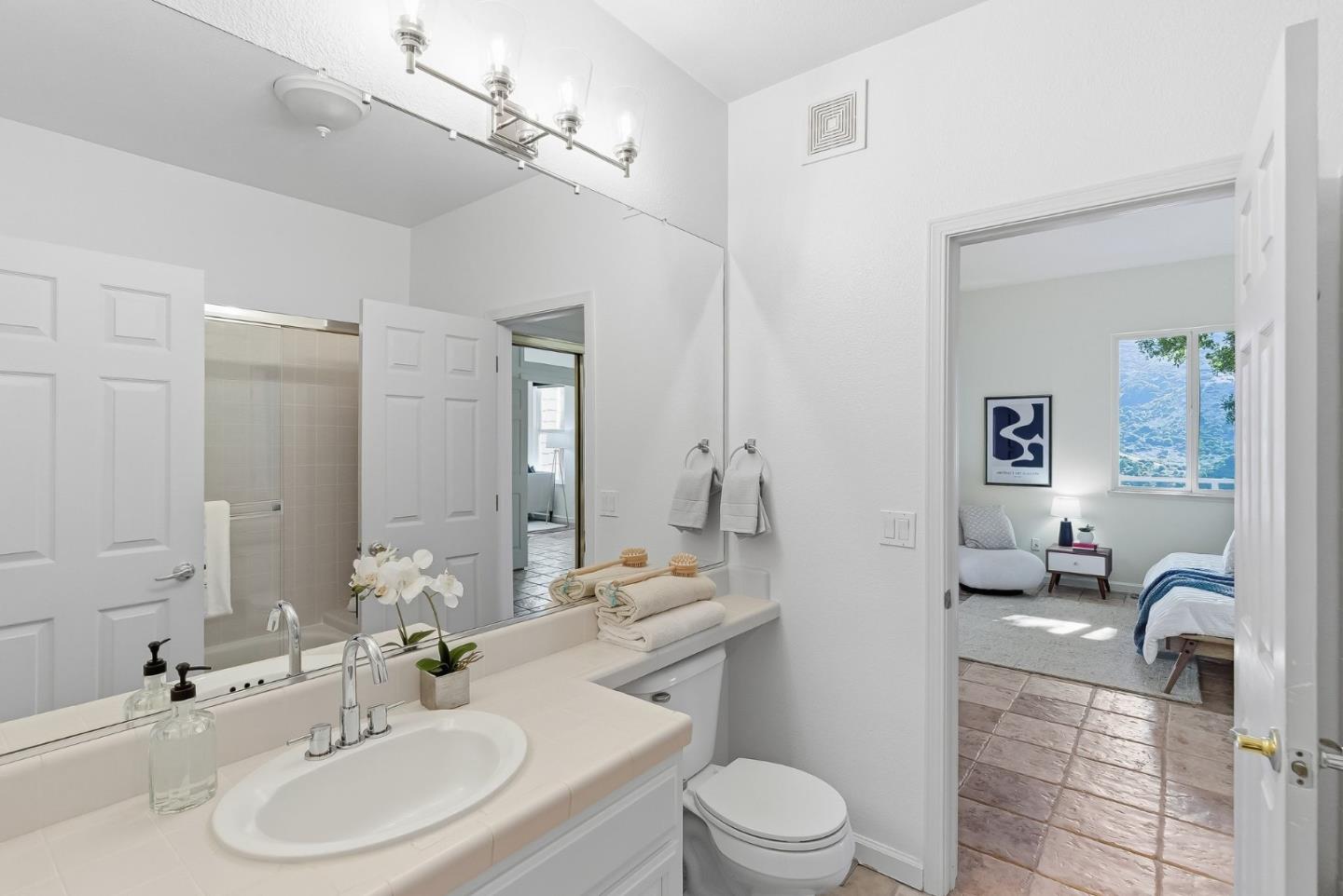 121 Cliff Swallow Court