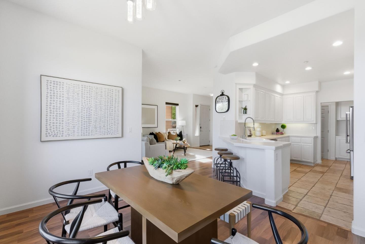 121 Cliff Swallow Court