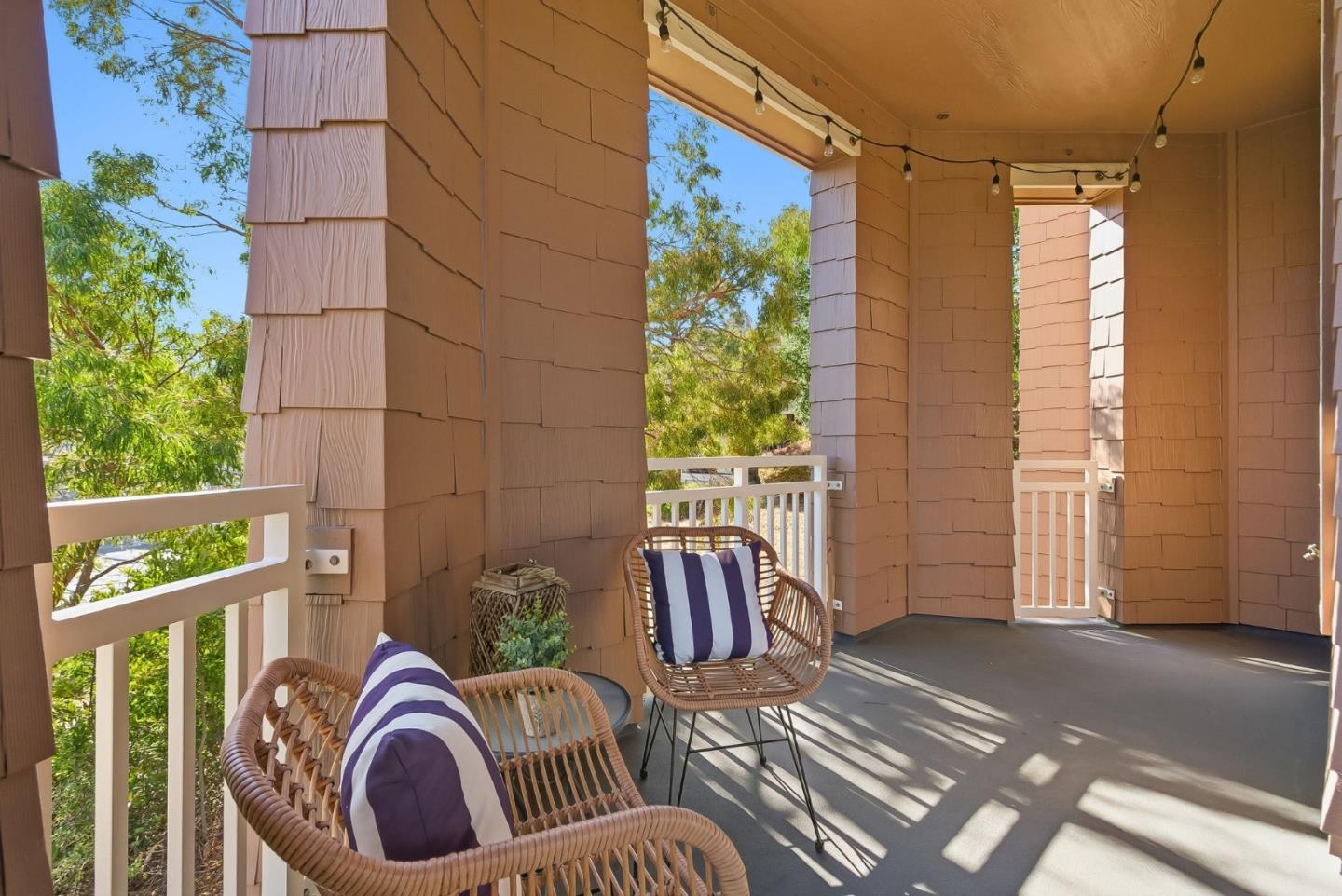 121 Cliff Swallow Court