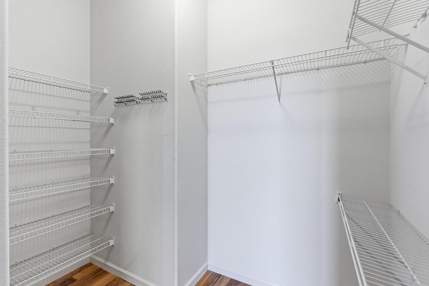 121 Cliff Swallow Court