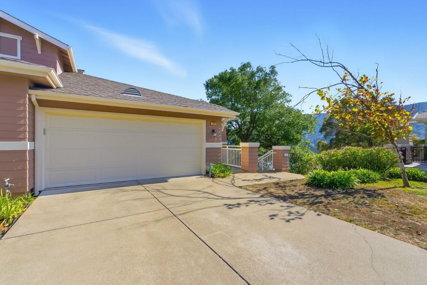 121 Cliff Swallow Court