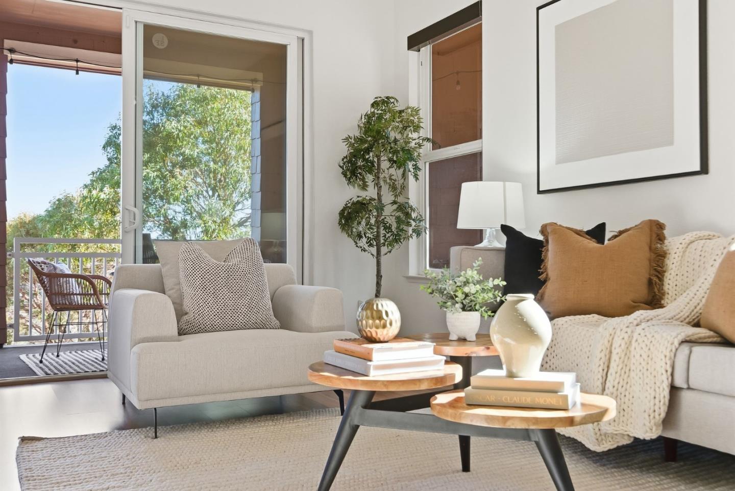 121 Cliff Swallow Court