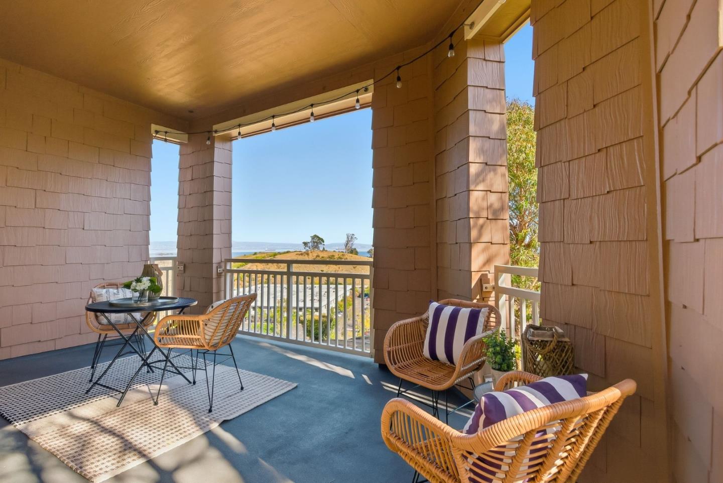 121 Cliff Swallow Court