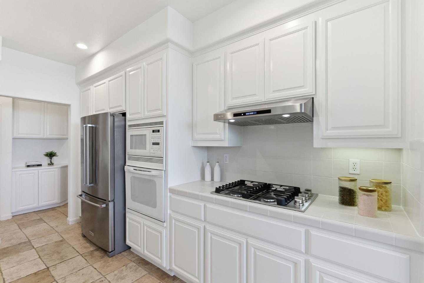 121 Cliff Swallow Court