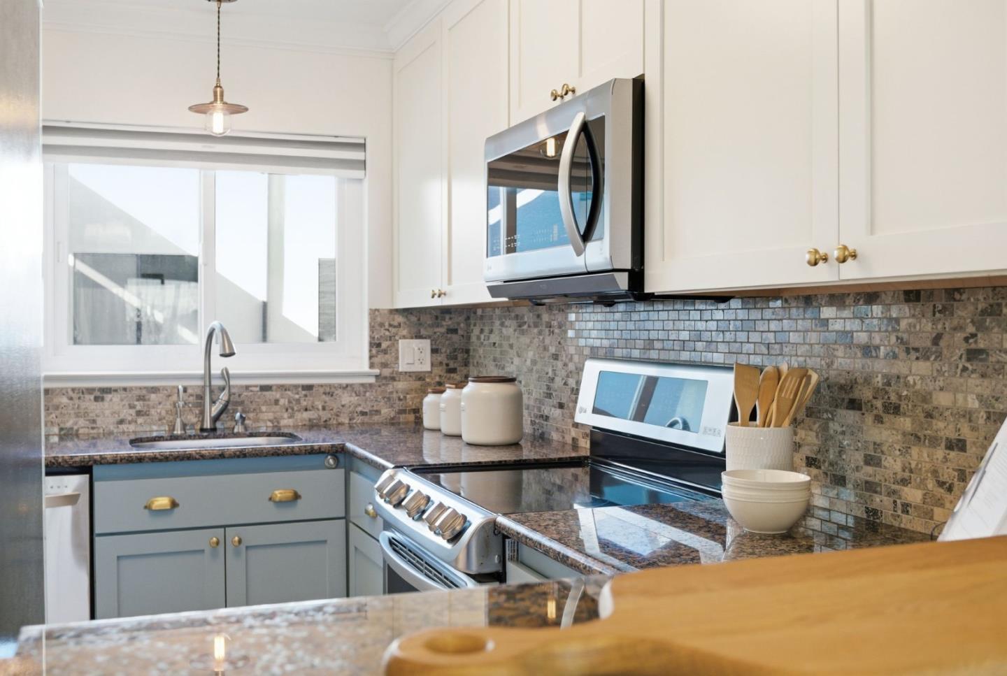 320 Peninsula Avenue 409