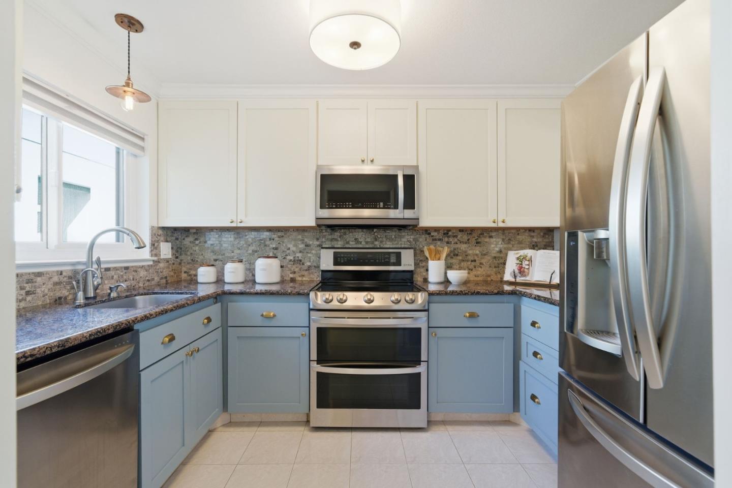 320 Peninsula Avenue 409