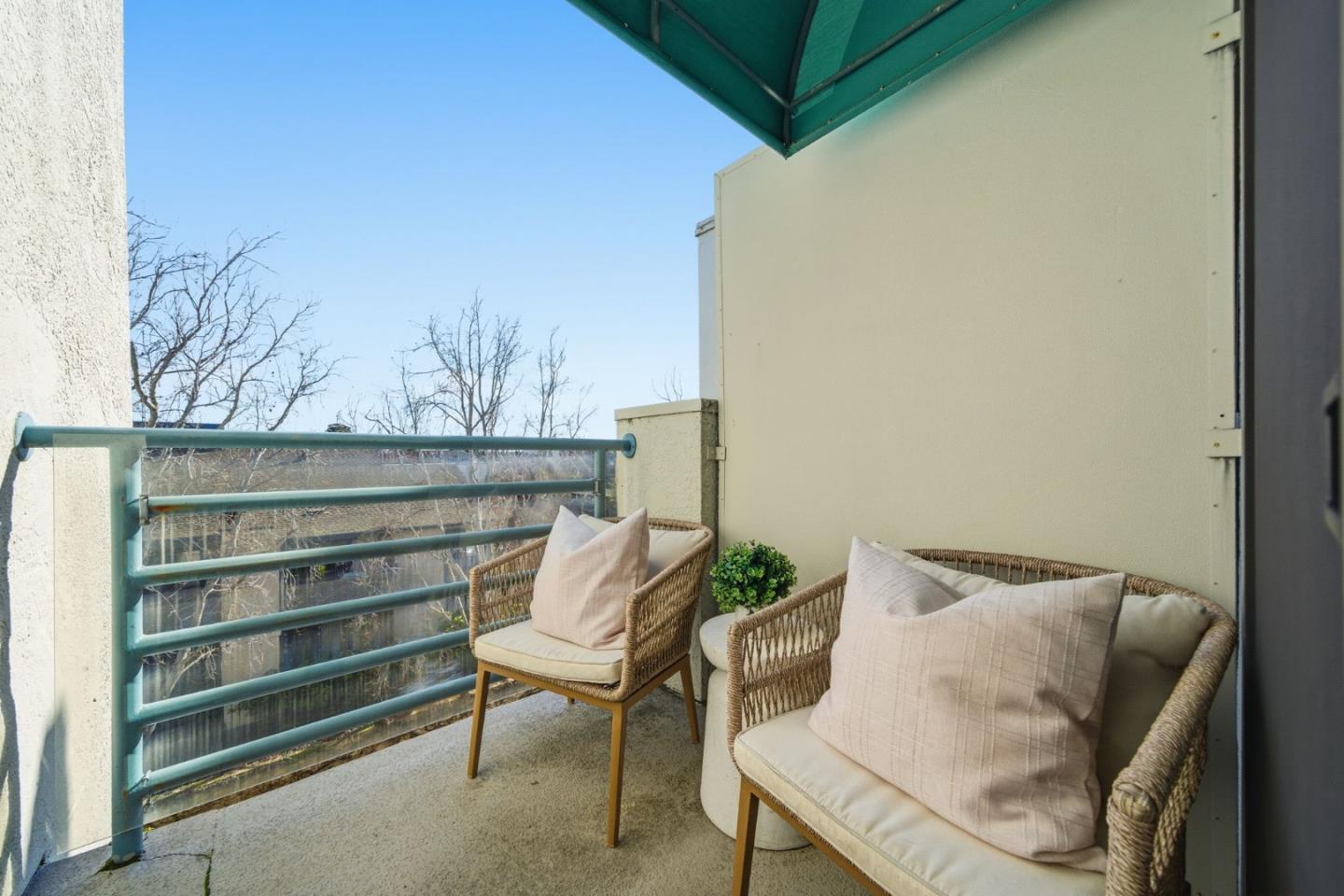 320 Peninsula Avenue 409