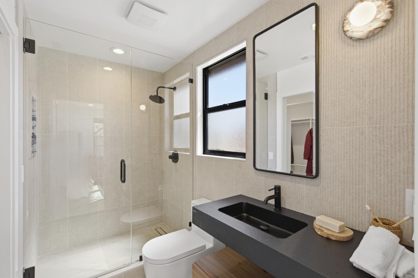 909 Sunnybrae Boulevard