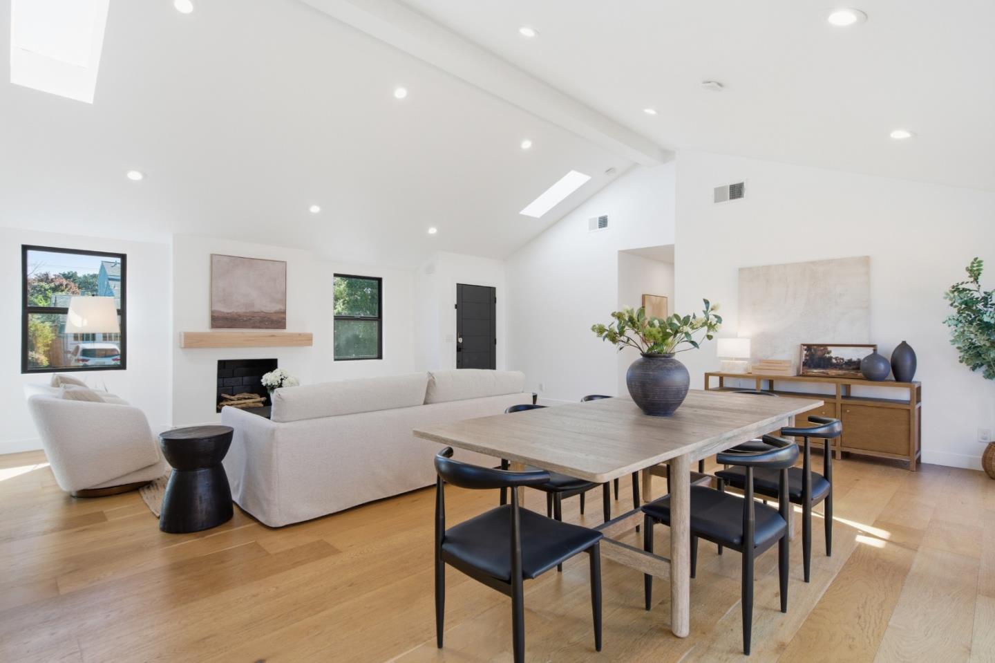 909 Sunnybrae Boulevard