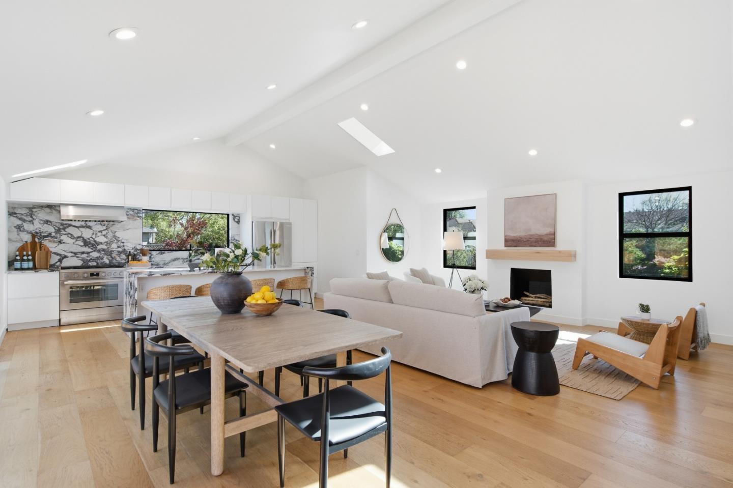 909 Sunnybrae Boulevard