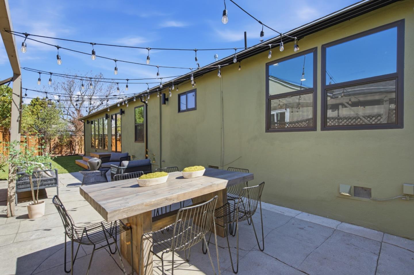 909 Sunnybrae Boulevard