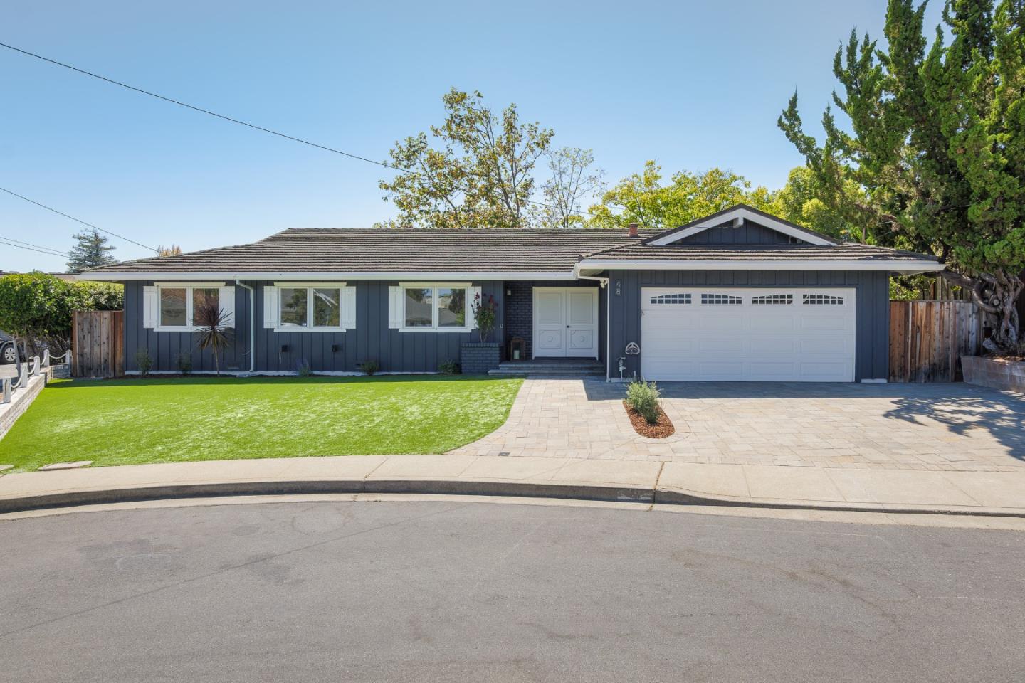 48 Williams LN