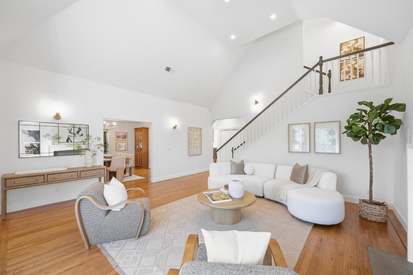 1618 Fairway DR