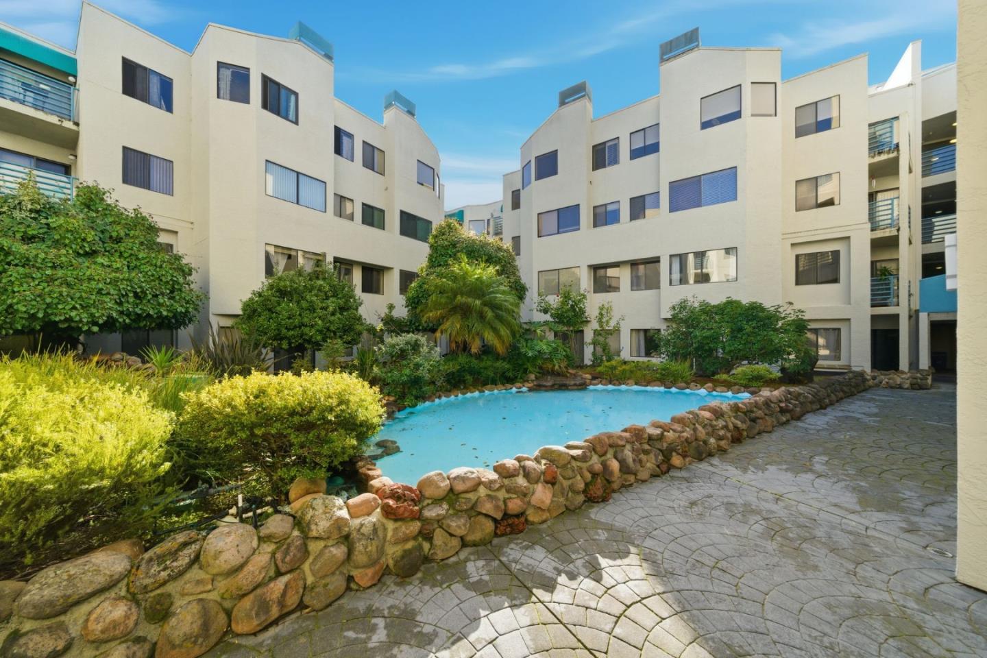 320 Peninsula AVE 409