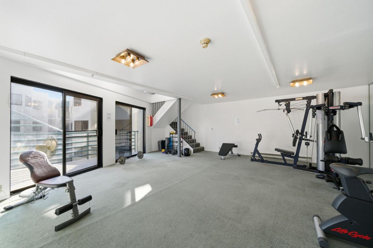 320 Peninsula AVE 409